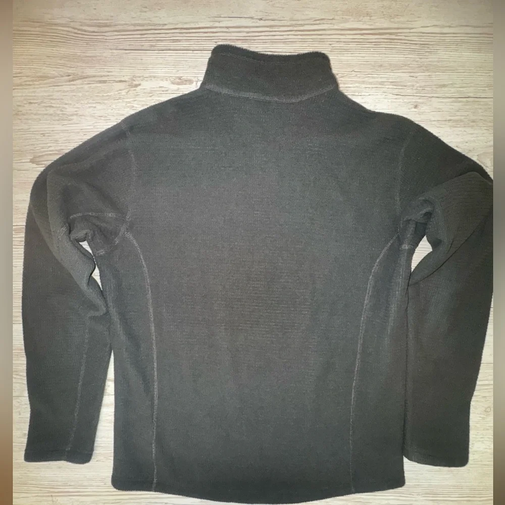 The North Face Charcoal 1/4 zip Pullover Thin Fleece Sweatshirt M